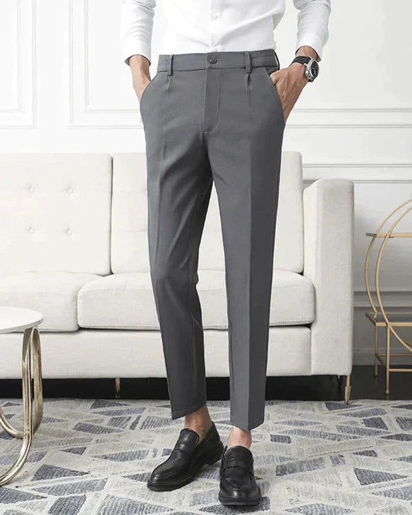 Spodnie Meskie Classic Fit O Dopasowanym Kroju, Zwezane Nogawki, Plisowane Z Przodu, Rozciagliwe