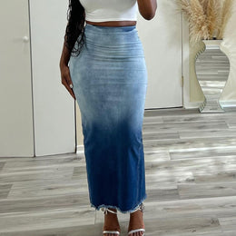 Damska Spódnica Z Mieszanki Dżinsu Średniej Długości Z Rozcięciem Z Boku I Frędzlami