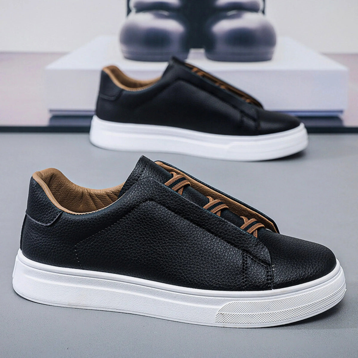 Męskie Sneakersy Wsuwane z Ozdobnym Sznurowaniem i Wytrzymałą Cholewką