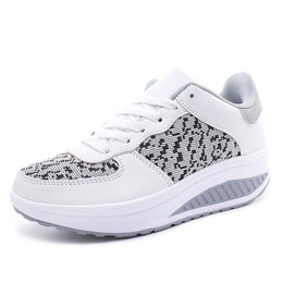 Damskie Sneakersy na Platformie z Okrągłym Noskiem, Siateczkową Cholewką i Sznurowaniem