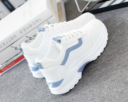 Damskie Sznurowane Sneakersy z Okrągłym Noskiem i Płaską Podeszwą