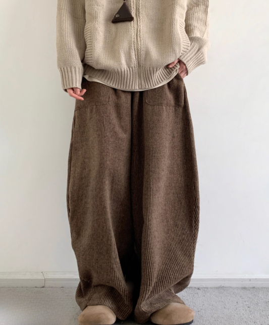 Damskie Spodnie Loungewear Szerokie z Sztruksu o Prążkowanej Strukturze z Wiązaniem w Pasie