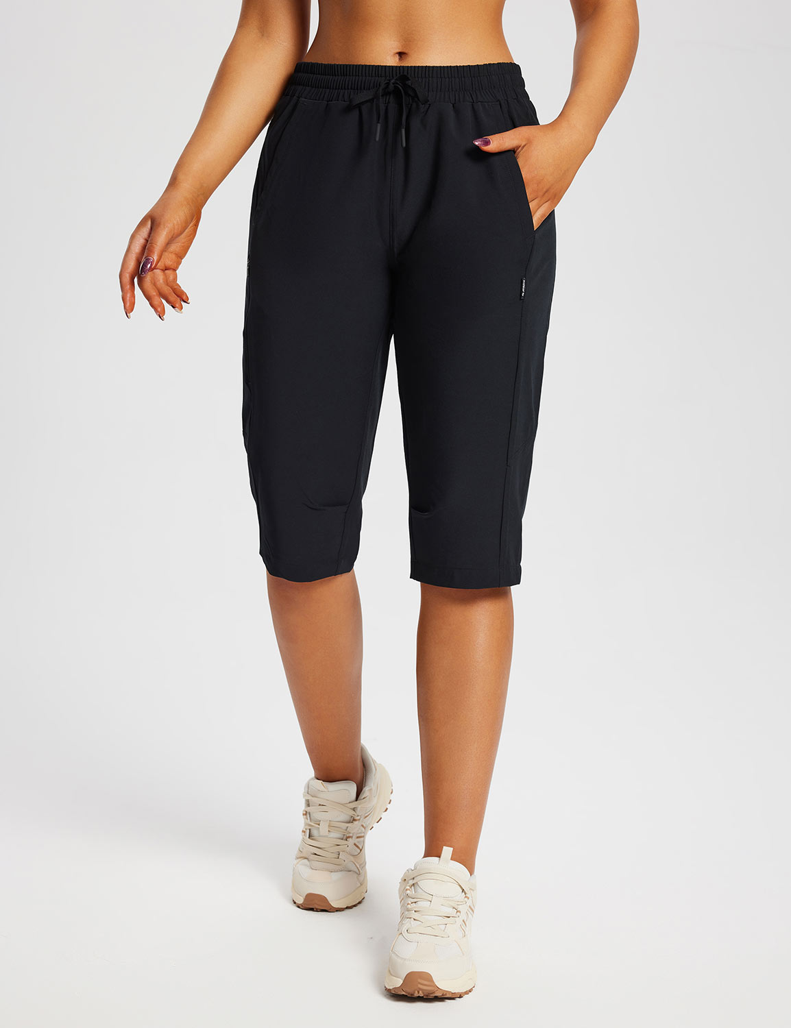 Damskie Spodnie Outdoor Capri z Kieszeniami i Regulowanym Pasem