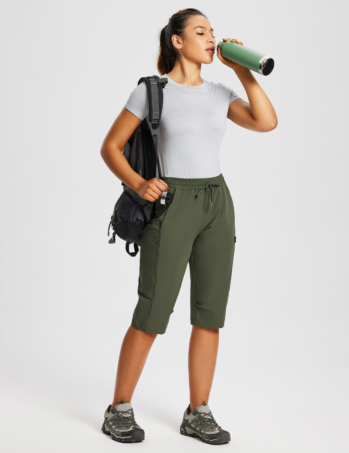 Damskie Spodnie Outdoor Capri z Kieszeniami i Regulowanym Pasem