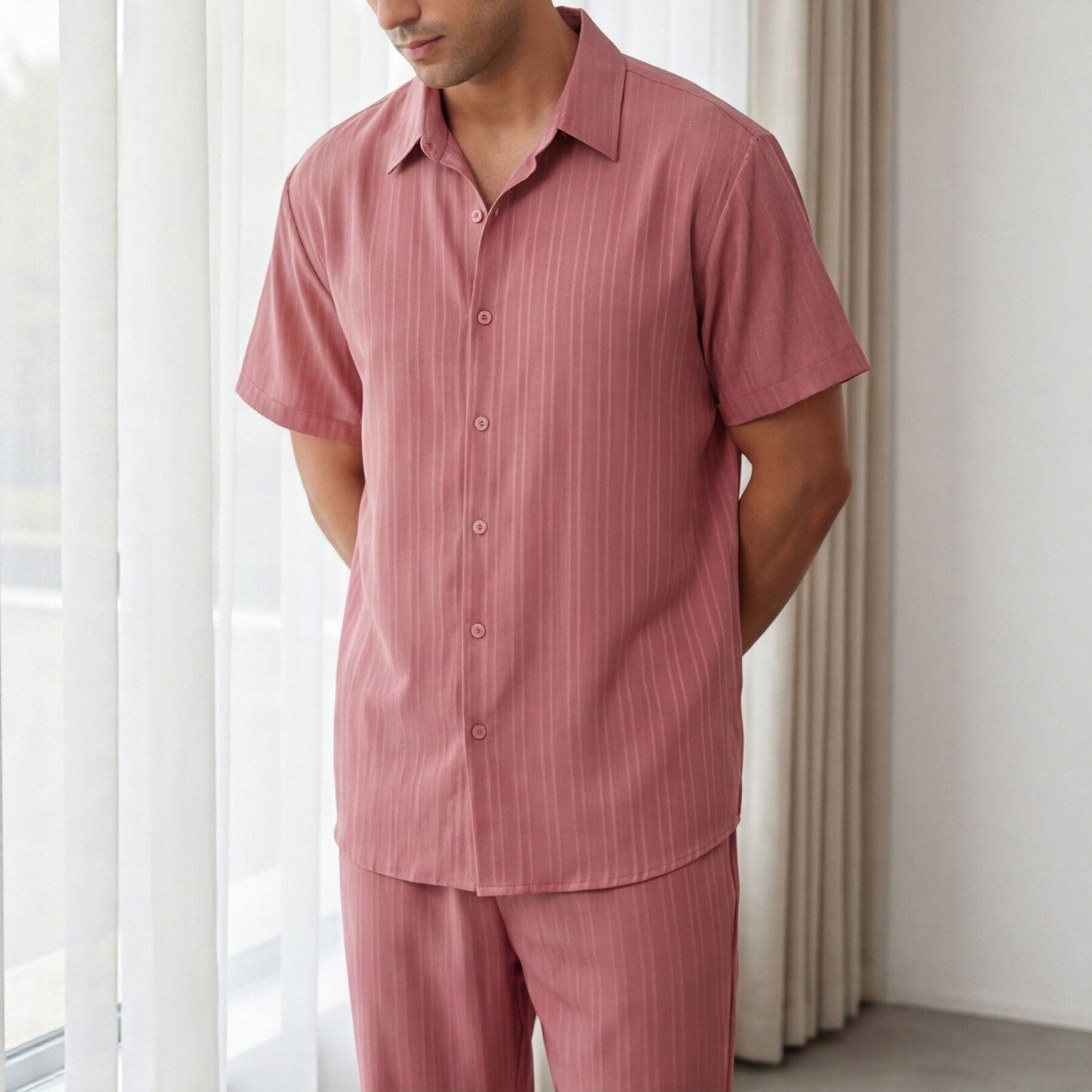 Męski Zestaw Loungewear W Paski Z Koszulą Na Krótki Rękaw I Długimi Spodniami