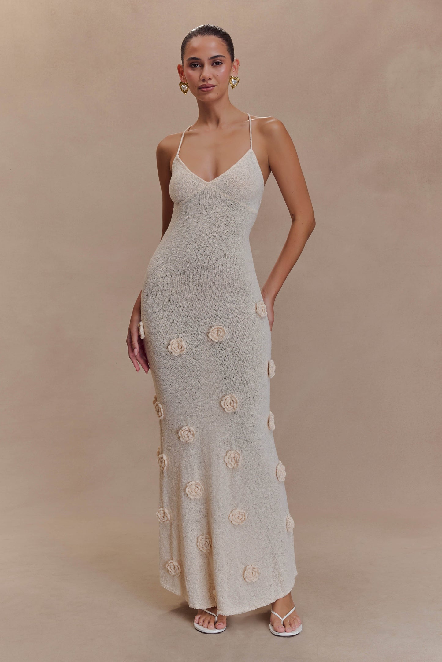 Damska Letnia Sukienka Maxi Crochet z Dekoltem V – Ręcznie Robione Kwiaty