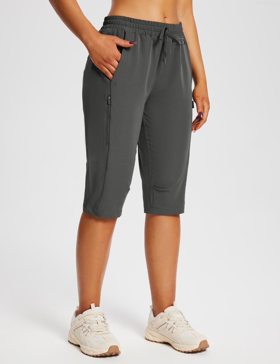Damskie Spodnie Outdoor Capri z Kieszeniami i Regulowanym Pasem