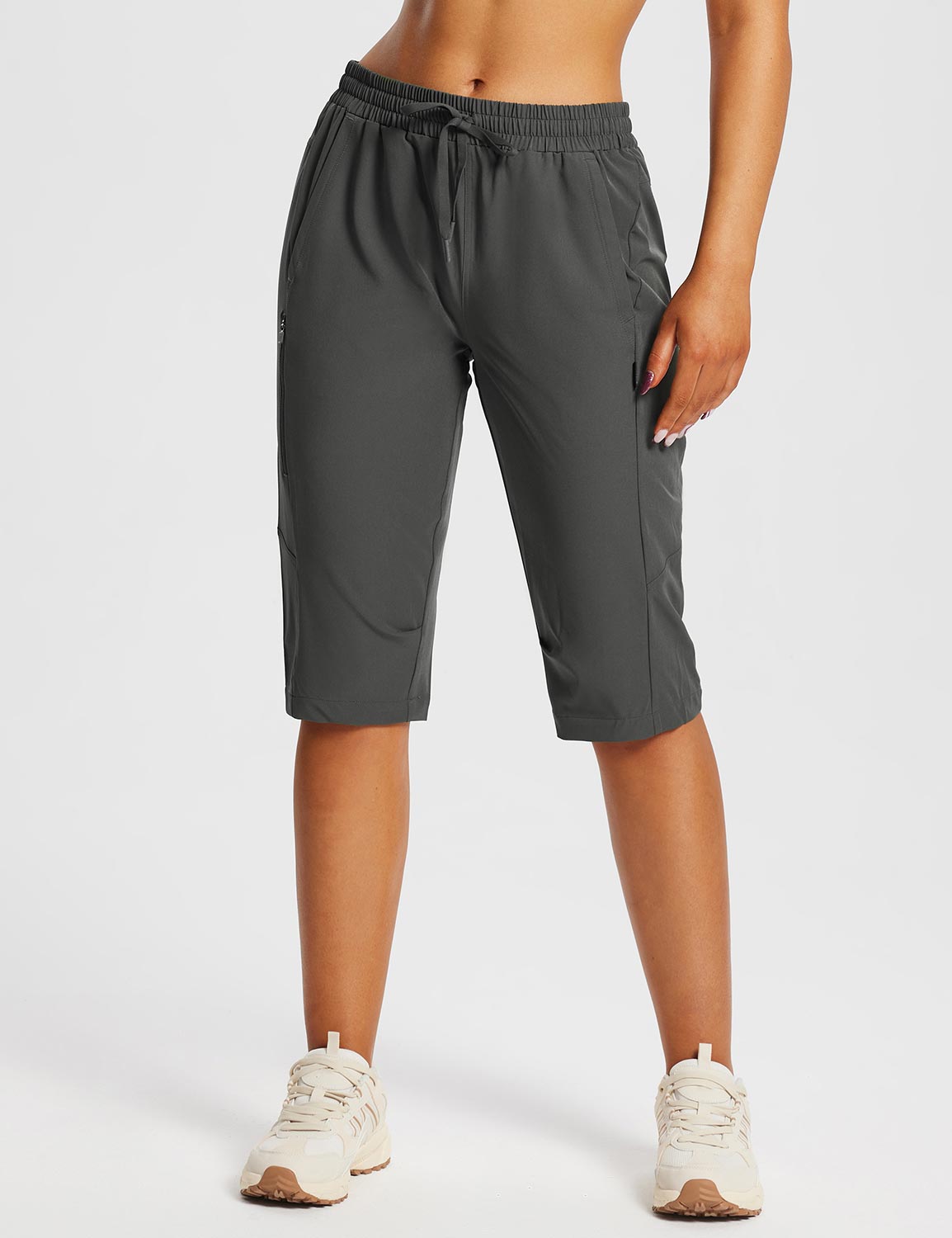 Damskie Spodnie Outdoor Capri z Kieszeniami i Regulowanym Pasem