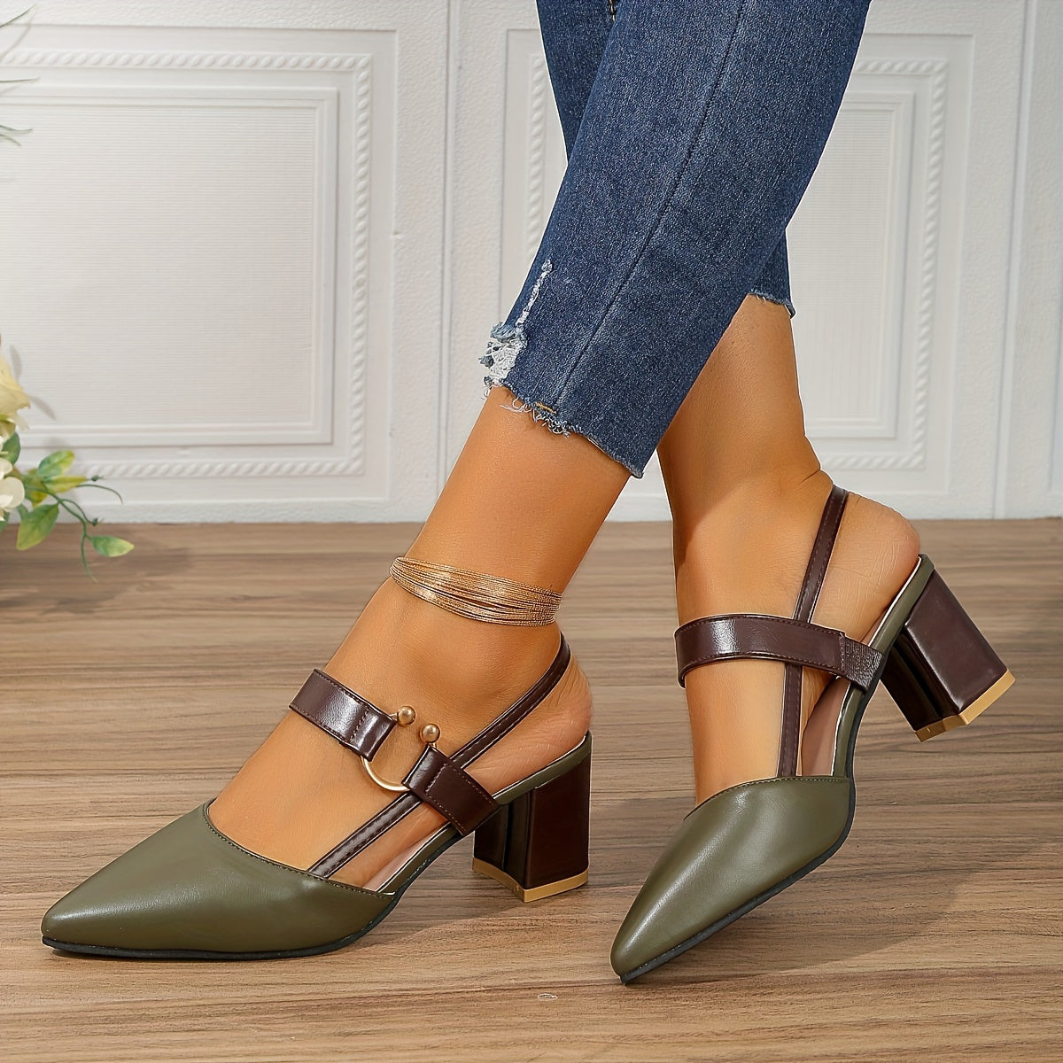 Damskie Buty Na Obcasie Typu Slingback Z Noskiem W Szpic I Zapięciem Na Sprzączkę