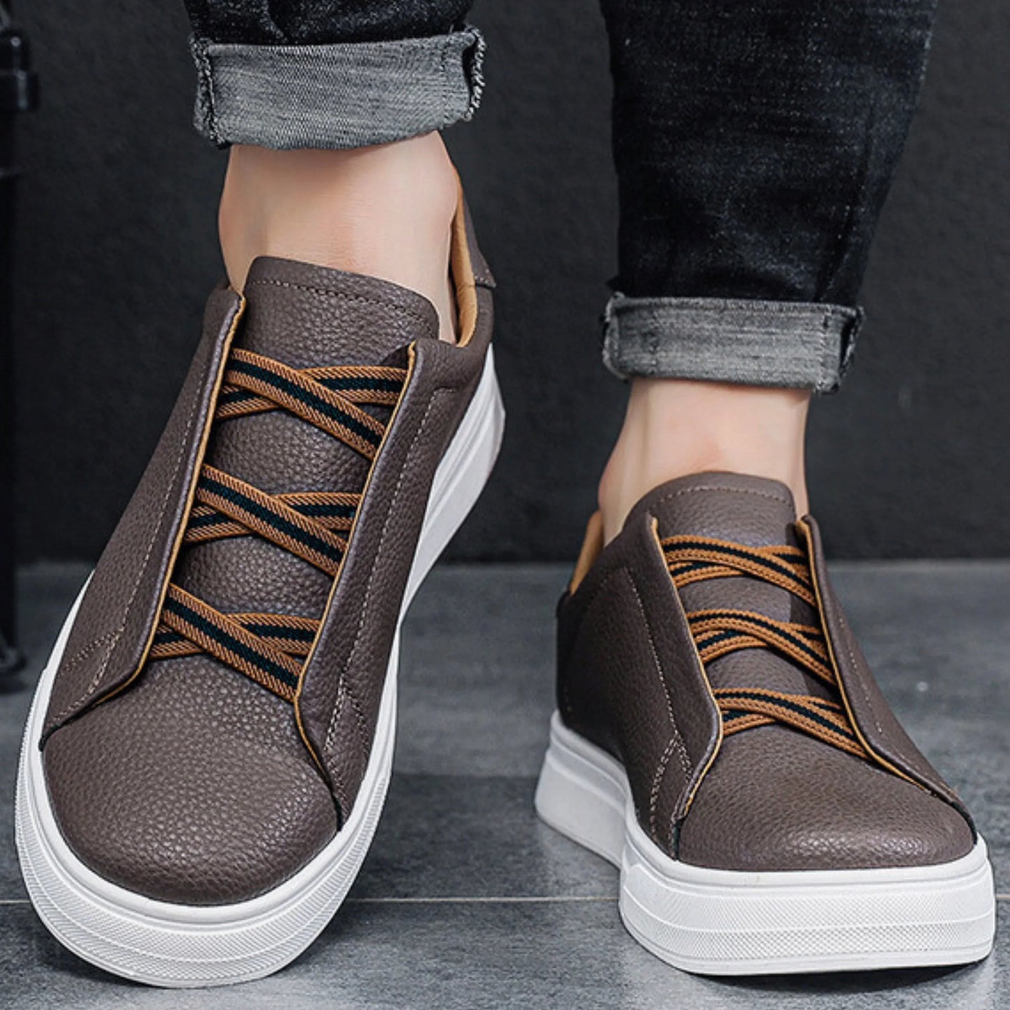 Męskie Sneakersy Wsuwane z Ozdobnym Sznurowaniem i Wytrzymałą Cholewką