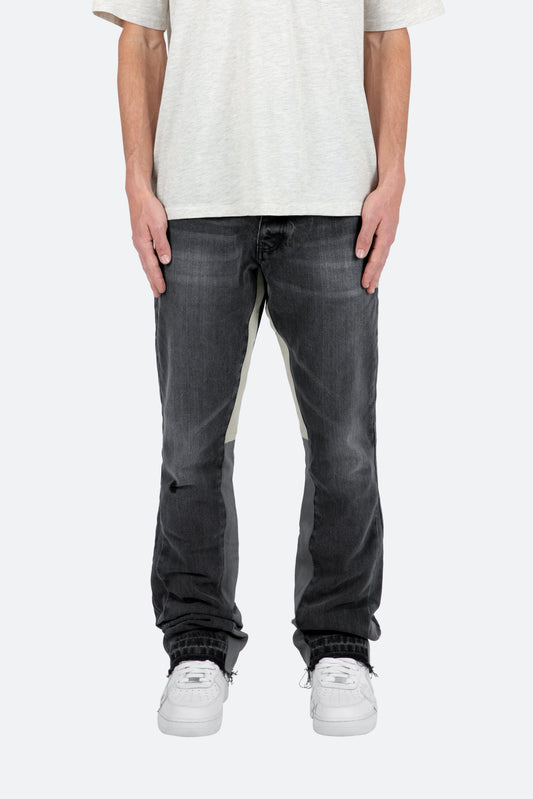 Meskie Jeansy Dzwony W Kolorze Spranego Czarnego Denimu, Waskie Uda, Kontrastowe Panele, Rozkloszowany Dol