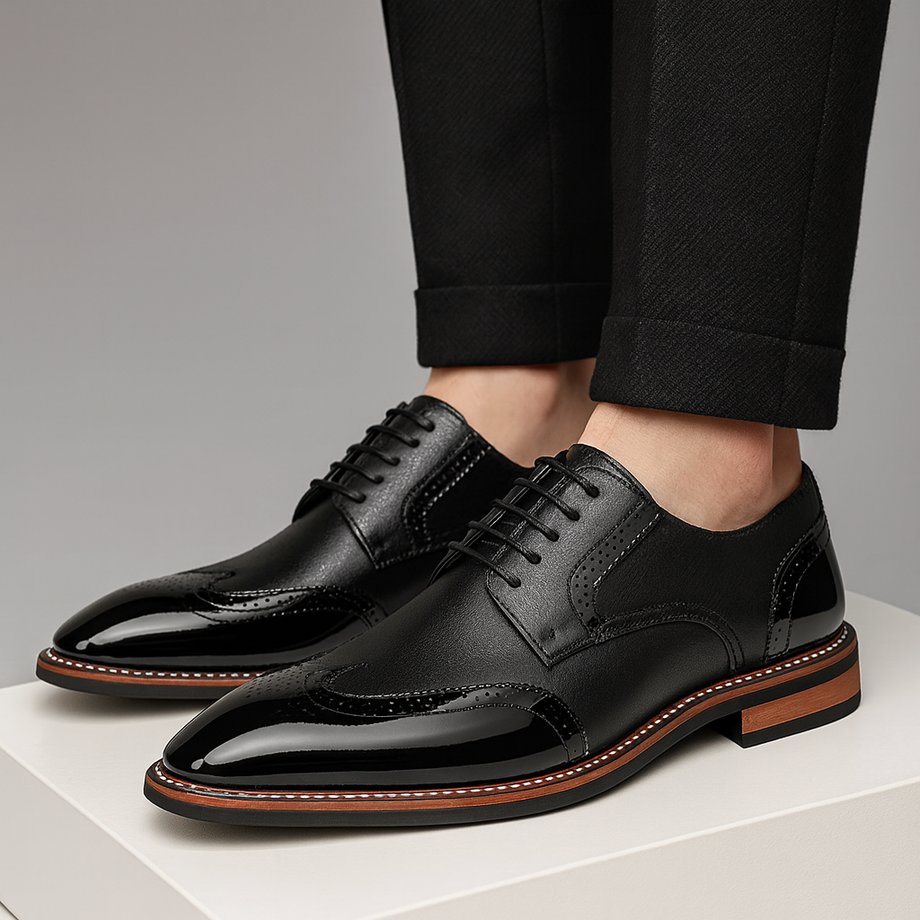 Męskie Buty Brogue z Ozdobnym Perforowaniem i Zakończeniem Wingtip