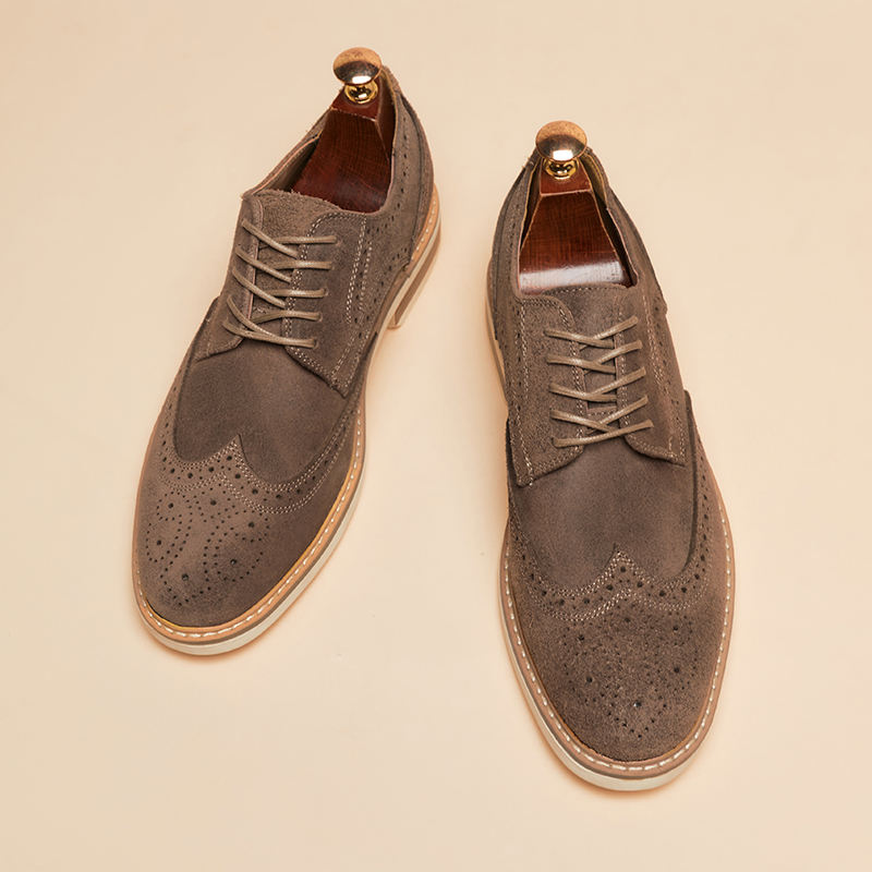 Męskie Buty Sznurowane z Wingtips i Ażurowymi Detalami (Brogue)