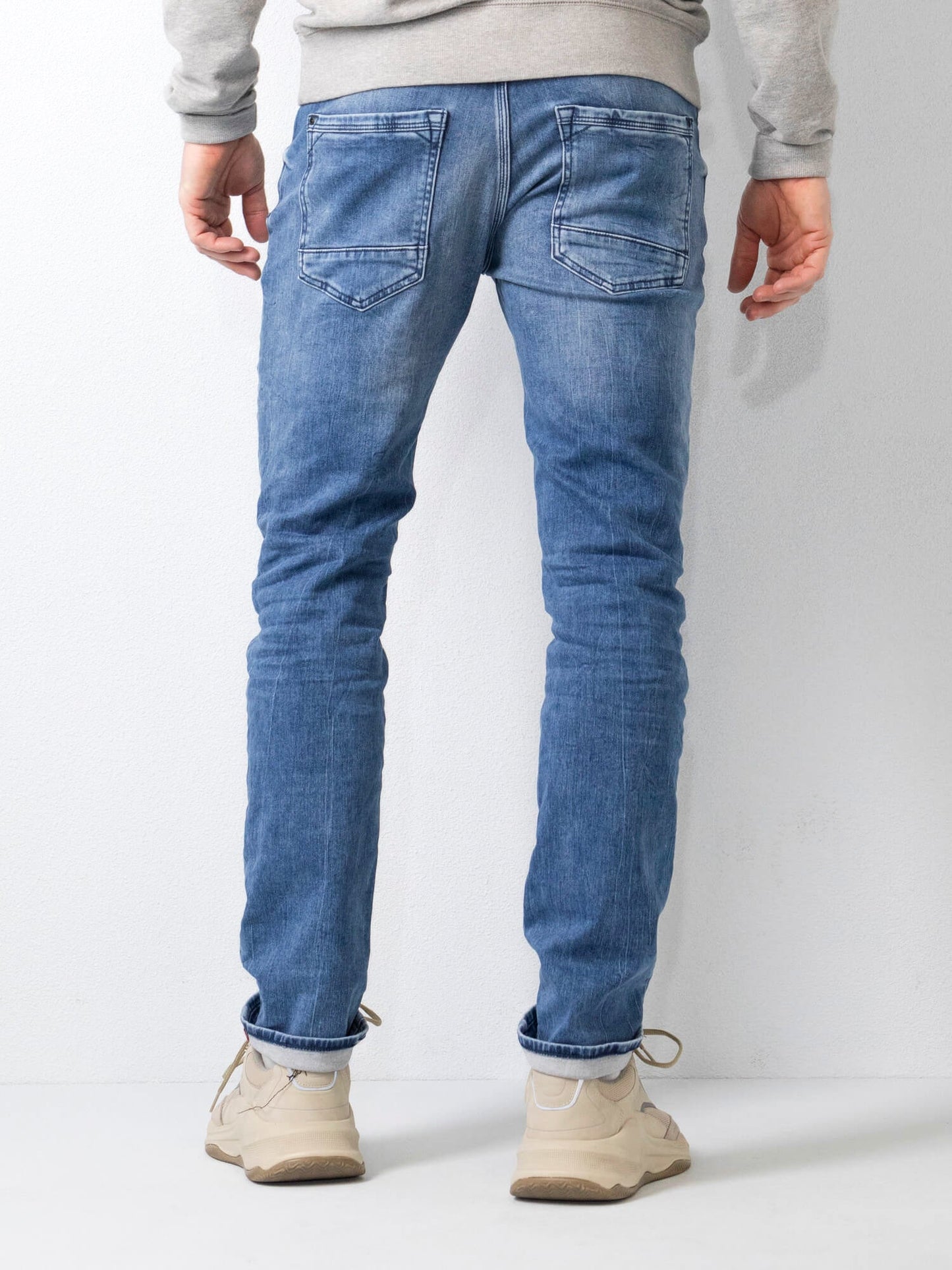 Męskie Jeansy Slim Fit z Klasycznym Układem Pięciu Kieszeni