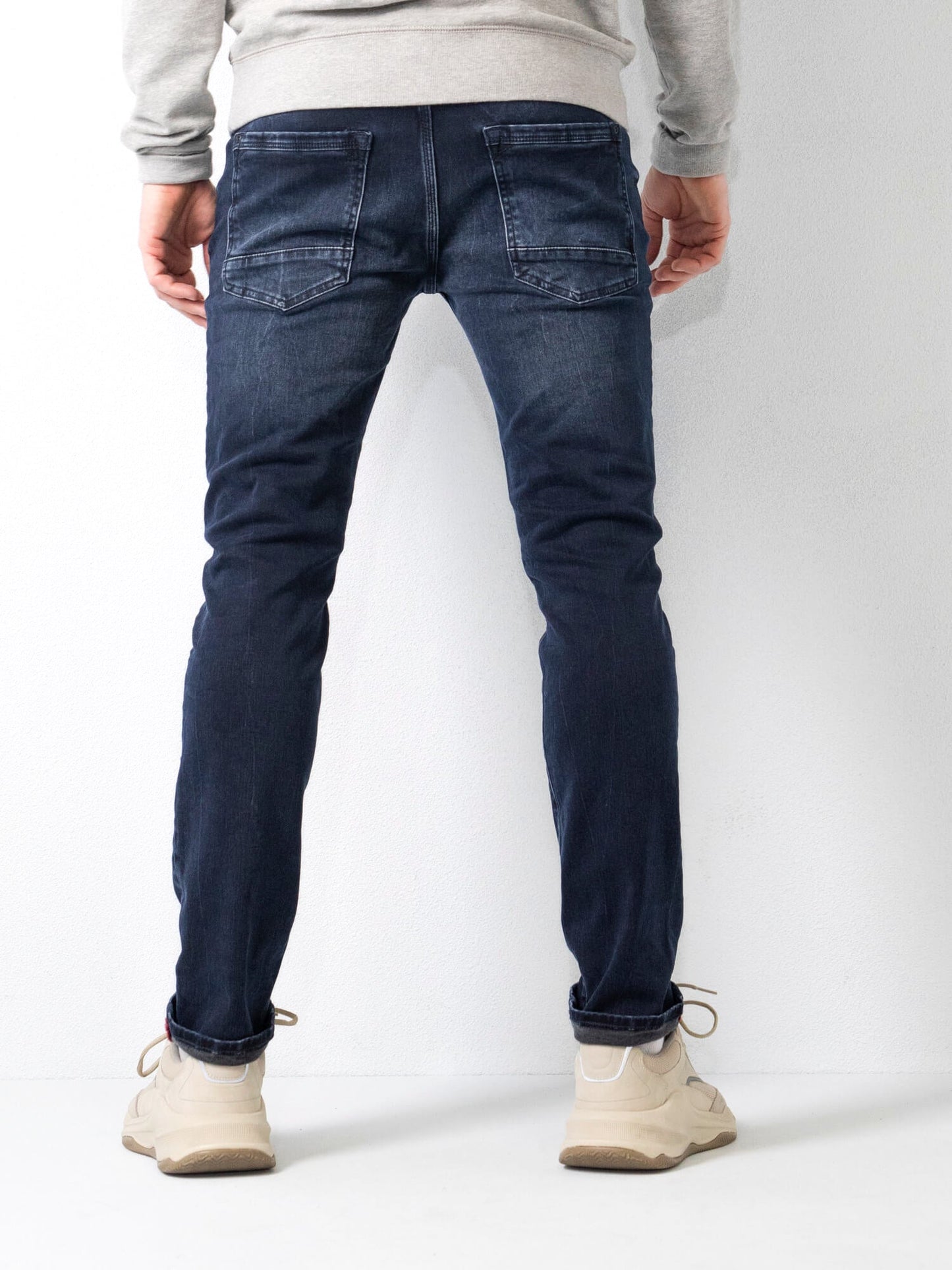 Męskie Jeansy Slim Fit z Klasycznym Układem Pięciu Kieszeni