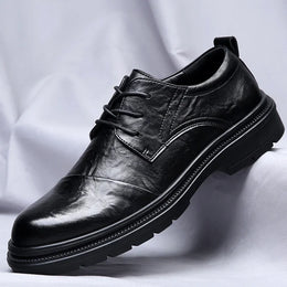 Męskie Buty Formalne z Przecieraną Cholewką i Podeszwą Terenową