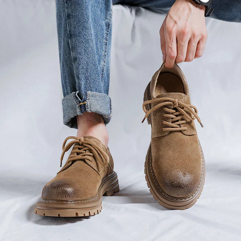 Męskie Buty z Okrągłym Noskiem z Eko Zamszu, Szwem Mokasynowym i Grubą Podeszwą