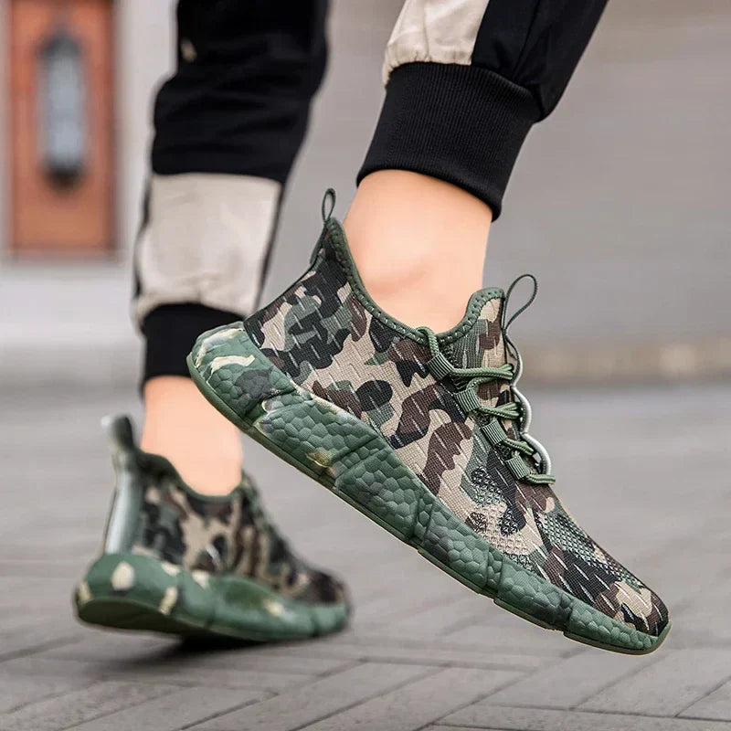 Męskie Sneakersy z Oddychającą Siatką, Wzorem Kamuflażu i Grubą Podeszwą