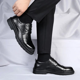 Męskie Buty Formalne z Przecieraną Cholewką i Podeszwą Terenową