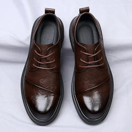 Męskie Buty Formalne z Przecieraną Cholewką i Podeszwą Terenową
