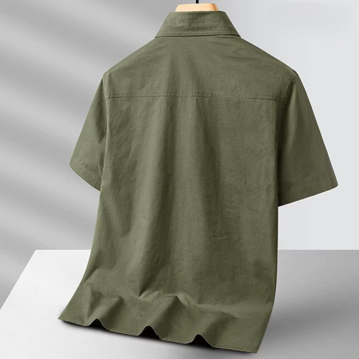 Koszula Meska Zapinana Na Guziki Z Podwojnymi Kieszeniami Na Piersi I Kolnierzykiem Typu Szpic