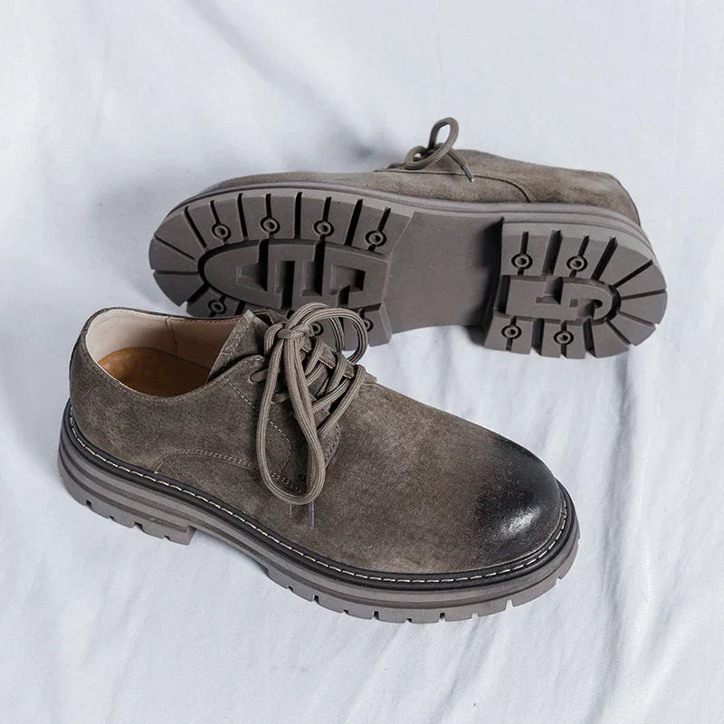 Męskie Buty z Okrągłym Noskiem z Eko Zamszu, Szwem Mokasynowym i Grubą Podeszwą