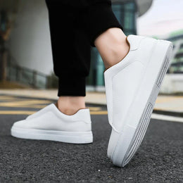 Męskie Sneakersy o Minimalistycznym Designie z Elastyczną Podeszwą i Smukłym Dopasowaniem
