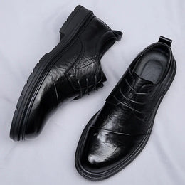 Męskie Buty Formalne z Przecieraną Cholewką i Podeszwą Terenową