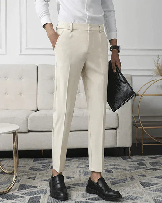 Spodnie Meskie Classic Fit O Dopasowanym Kroju, Zwezane Nogawki, Plisowane Z Przodu, Rozciagliwe