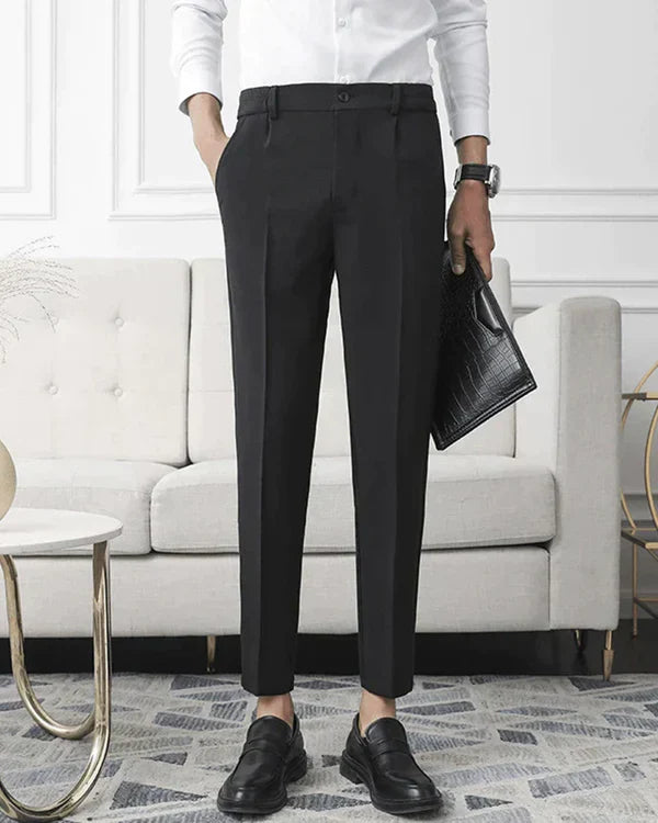 Spodnie Meskie Classic Fit O Dopasowanym Kroju, Zwezane Nogawki, Plisowane Z Przodu, Rozciagliwe