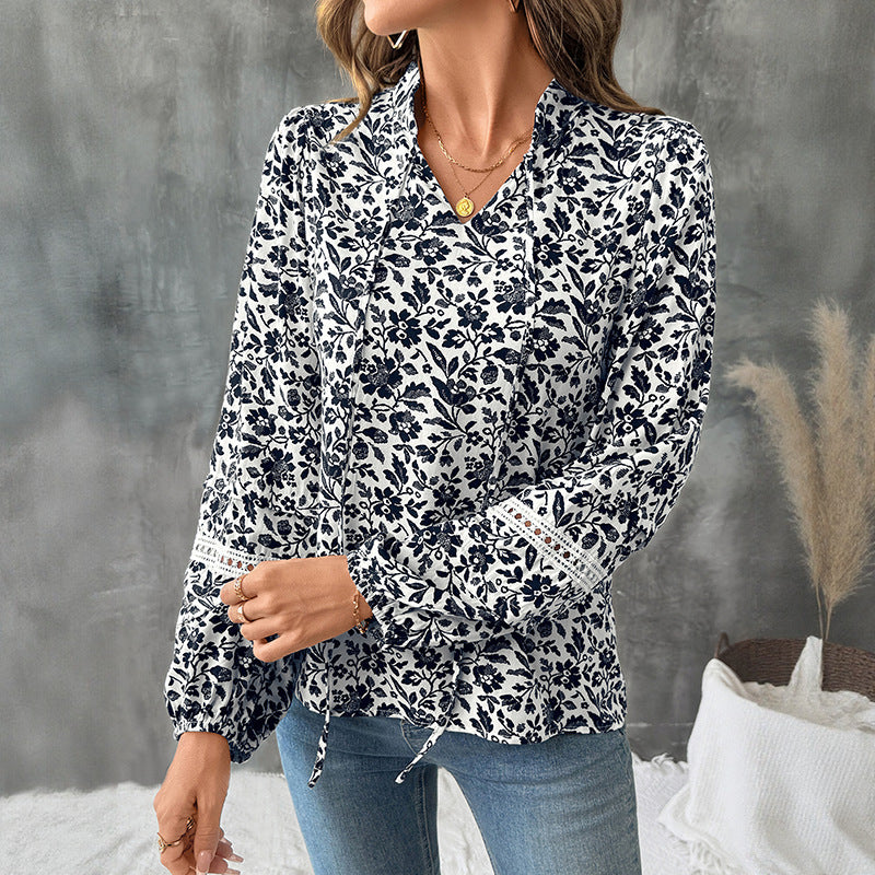 Koszula Damska Z Dekoltem W Serek, Wiązaniem I W Kwiatowy Wzór W Stylu Pulower