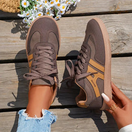 Damskie Sneakersy Retro z Panelowym Wykończeniem i Ozdobnymi Przeszyciami