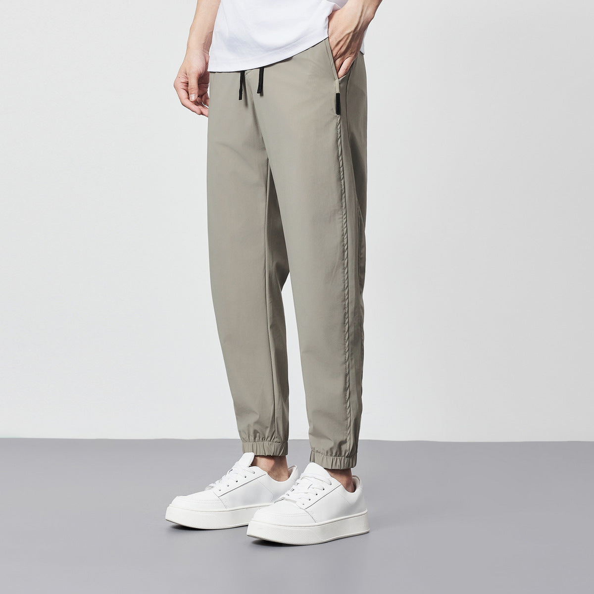 Meskie Letnie, Lodowo-Jedwabne, Chlodne, Cienkie, Skrocone, Zwezane Spodnie Ze Srednim Stanem I Dlugoscia Do Kostki, Ze Sciagaczem Micro Elastic