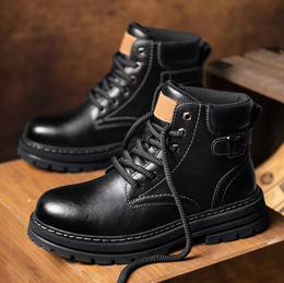Męskie Buty Z Paskiem Na Klamrę, Przyczepną Podeszwą I Przeszytą Cholewką