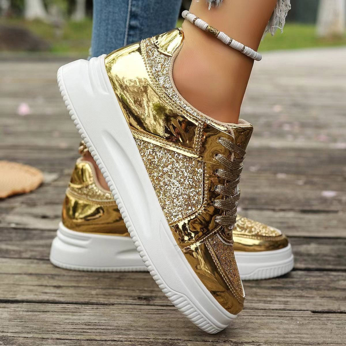Damskie Sneakersy Sznurowane z Cekinowymi Detalami i Grubą Płaską Podeszwą