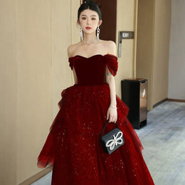 Długa Suknia Wieczorowa Dla Kobiet Z Rękawami Typu Księżniczki O Długości Trzech Czwartych, Talią Do Połowy Łydki I Spódniczką Halką
