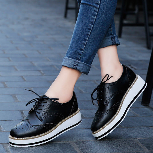 Damskie Wiosenne Płaskie Buty Sznurowane Z Lakierowaną Cholewką Faux Leather Z Okrągłym Noskiem