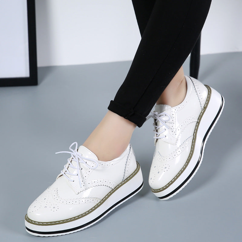 Damskie Wiosenne Płaskie Buty Sznurowane Z Lakierowaną Cholewką Faux Leather Z Okrągłym Noskiem