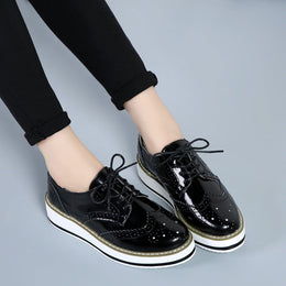Damskie Wiosenne Płaskie Buty Sznurowane Z Lakierowaną Cholewką Faux Leather Z Okrągłym Noskiem