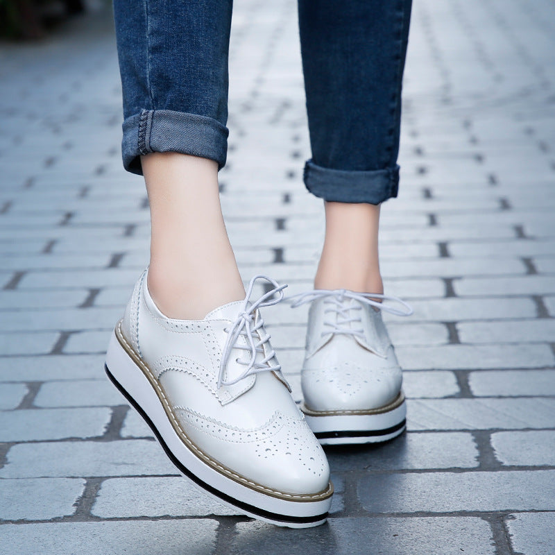 Damskie Wiosenne Płaskie Buty Sznurowane Z Lakierowaną Cholewką Faux Leather Z Okrągłym Noskiem
