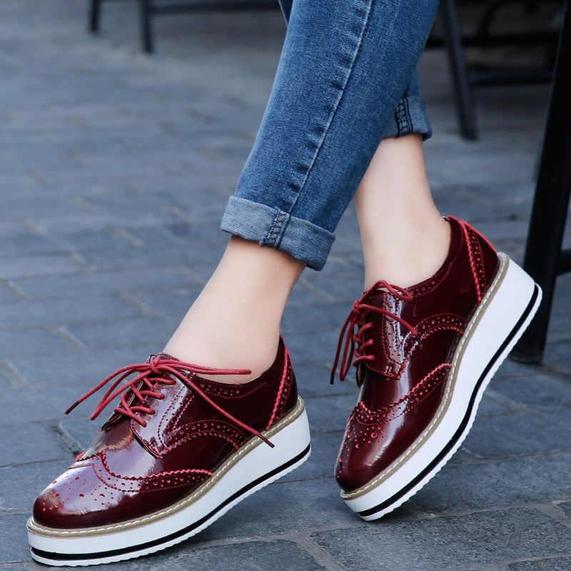 Damskie Wiosenne Płaskie Buty Sznurowane Z Lakierowaną Cholewką Faux Leather Z Okrągłym Noskiem