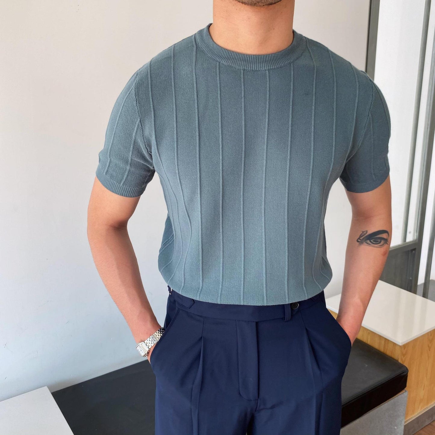 Męski T-shirt z Krótkim Rękawem – Luźny Krój, Lekki, Wsuwany, Okrągły Dekolt