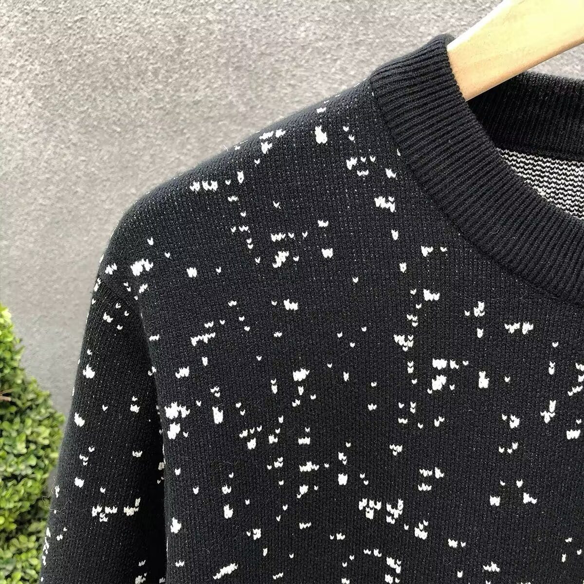 Męski Sweter Zimowy Slim Fit Okrągły Dekolt z Ażurowym Wzorem