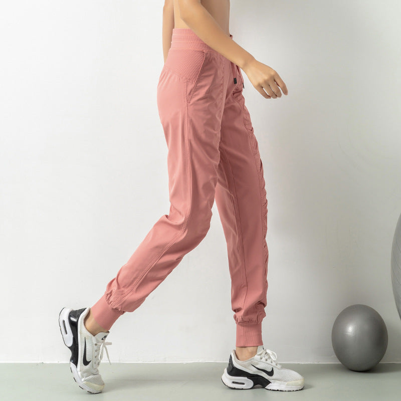 Damskie Spodnie Fitness Ze Slim Fit, Tekstura Ze Zmarszczek I Zwezanymi Nogawkami