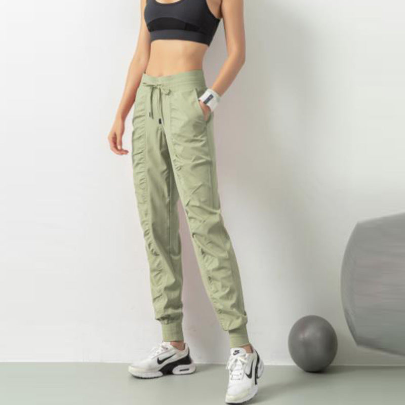 Damskie Spodnie Fitness Ze Slim Fit, Tekstura Ze Zmarszczek I Zwezanymi Nogawkami