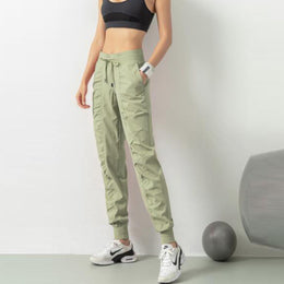 Damskie Spodnie Fitness Ze Slim Fit, Tekstura Ze Zmarszczek I Zwezanymi Nogawkami