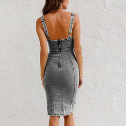 Damska Letnia Sukienka z Tkaniny Denim Blend – Dekolt U, Cienkie Ramiączka, Dopasowany Krój i Rozcięcie