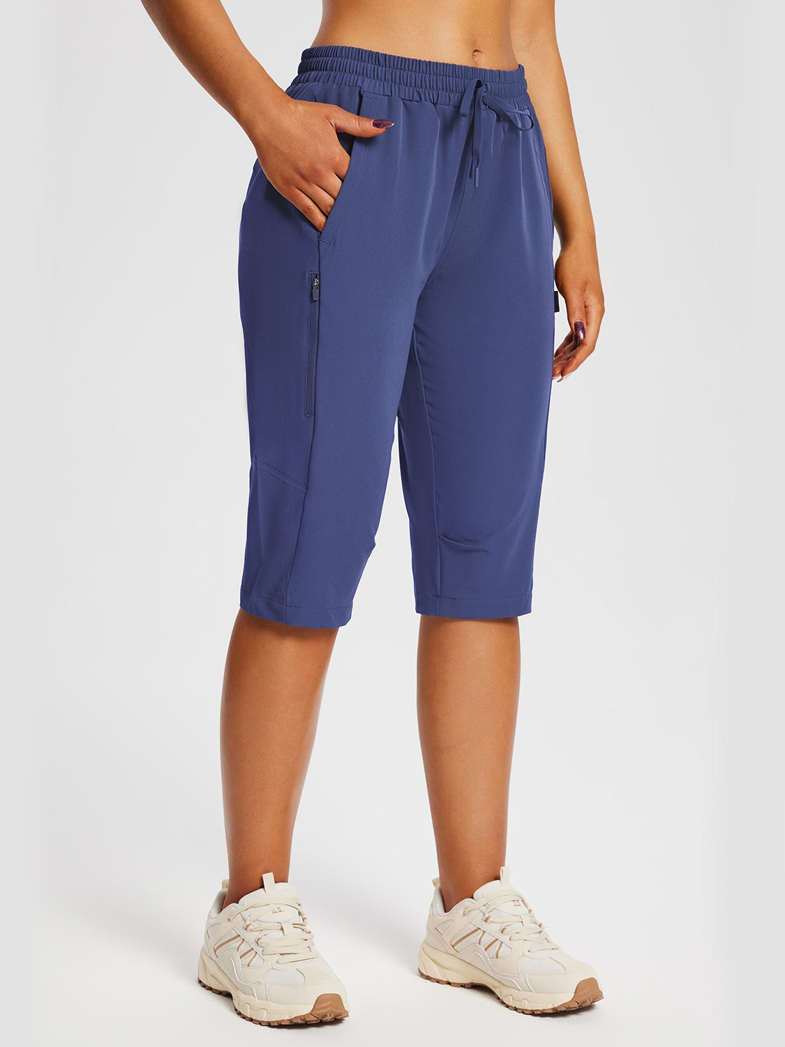 Damskie Spodnie Outdoor Capri z Kieszeniami i Regulowanym Pasem