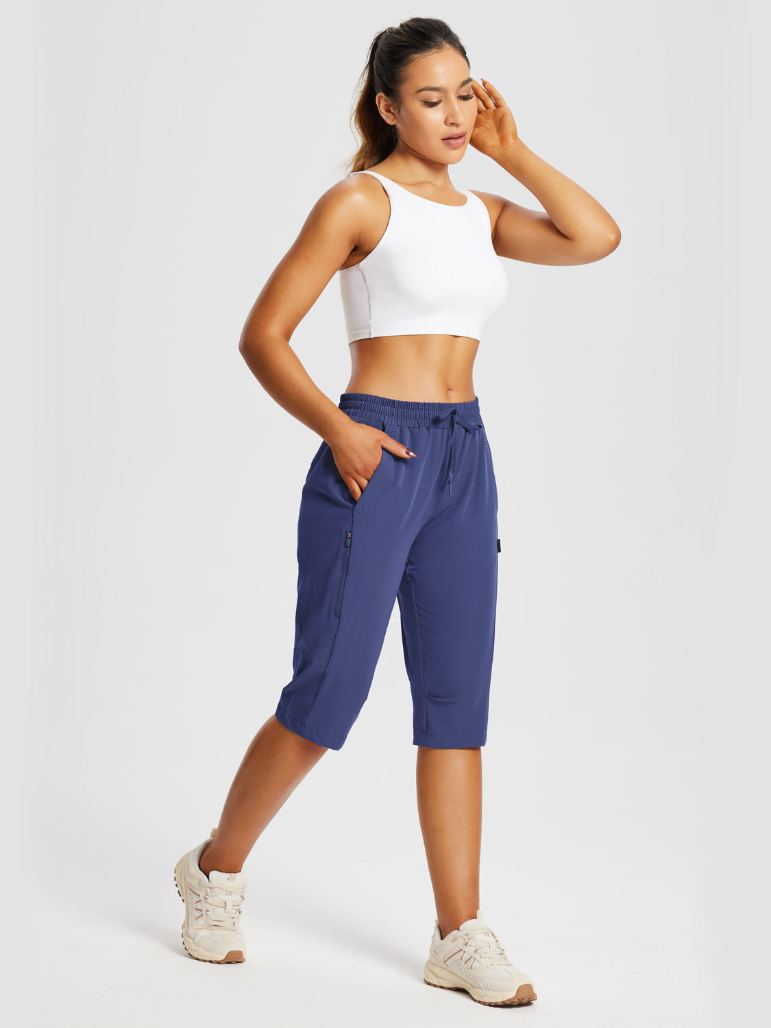 Damskie Spodnie Outdoor Capri z Kieszeniami i Regulowanym Pasem