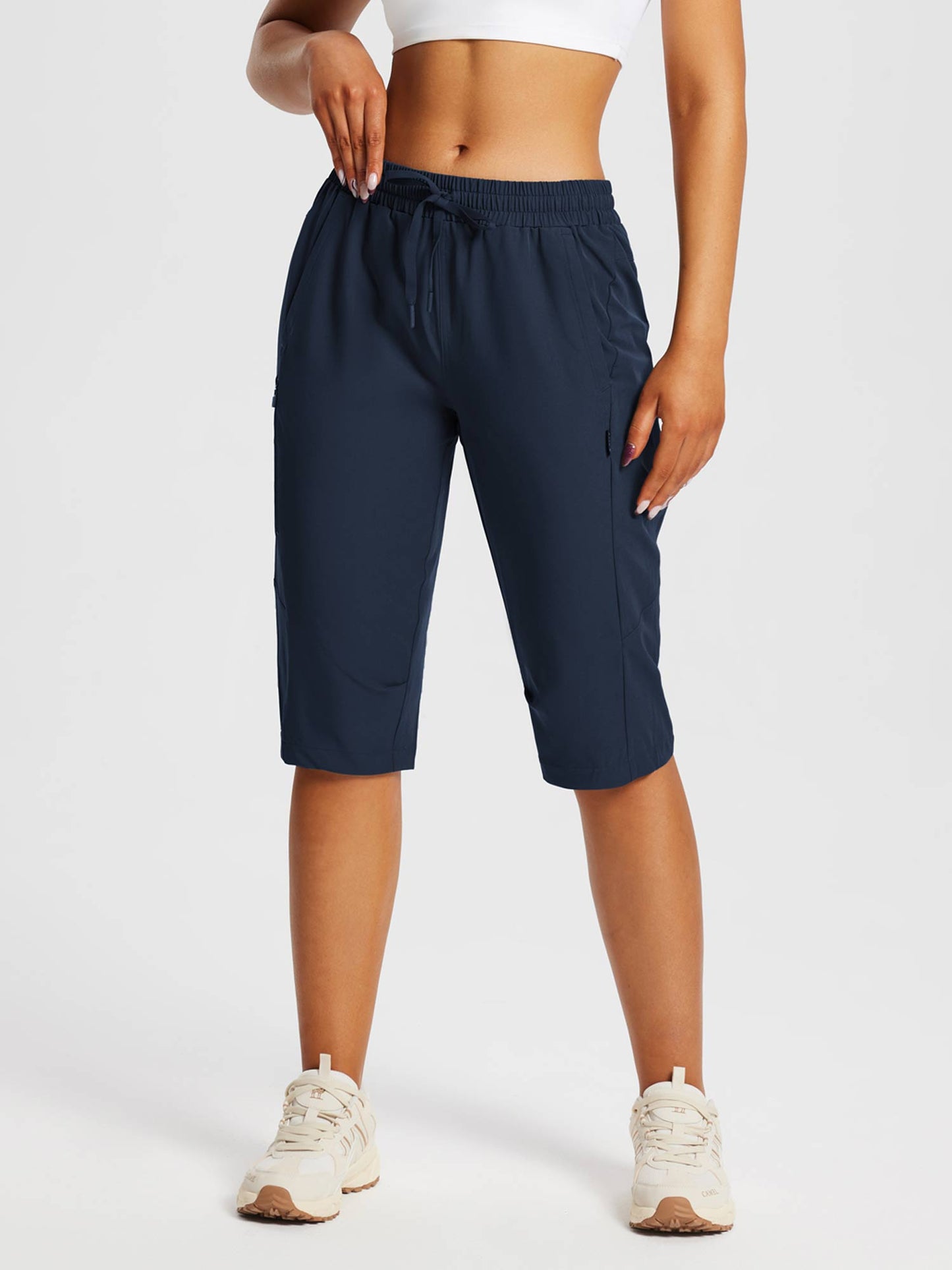Damskie Spodnie Outdoor Capri z Kieszeniami i Regulowanym Pasem